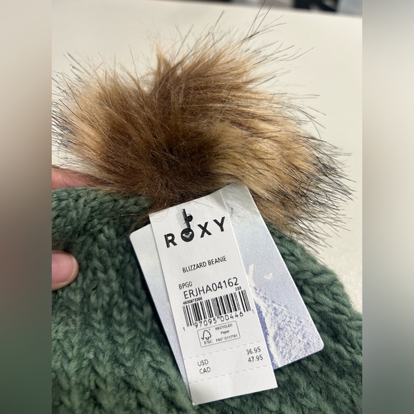 Roxy Women's Blizzard Beanie Dark Forest Green Hat PomPom Fleet Lined Band NWT - Picture 4 of 7